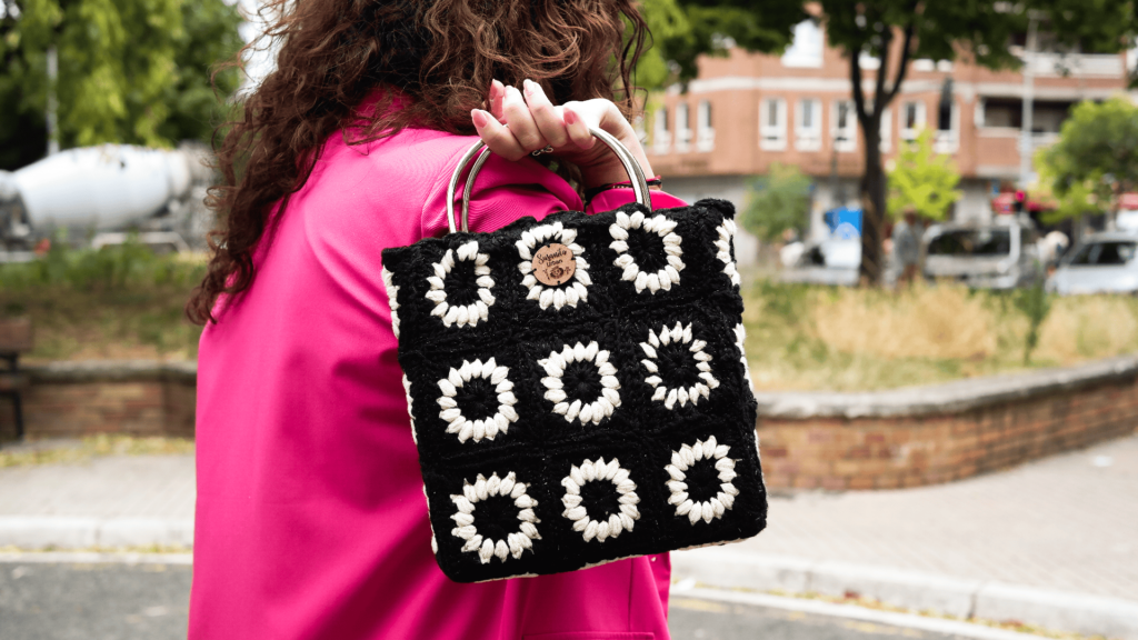 Bolso grannys con textura de ganchillo moderno - Diseño exclusivo